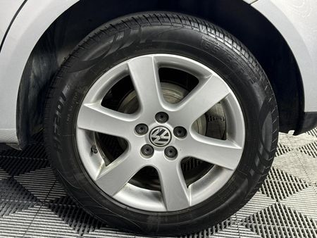 2011-Volkswagen-Polo-Vivo-14-Blueline-5-dr_16