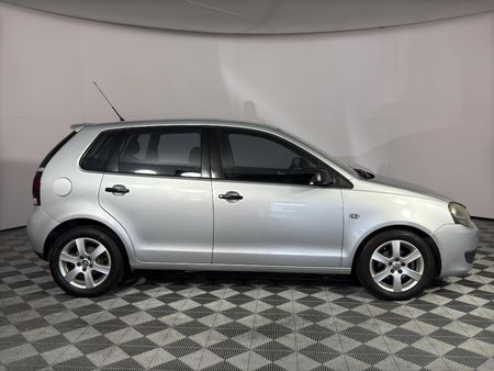 2011-Volkswagen-Polo-Vivo-14-Blueline-5-dr_3