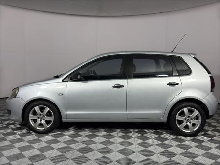 2011-Volkswagen-Polo-Vivo-14-Blueline-5-dr_5