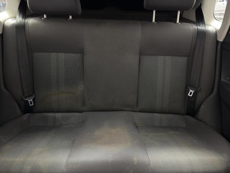 2011-Volkswagen-Polo-Vivo-14-Blueline-5-dr_8