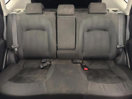 2012-Nissan-Qashqai-20-Acenta_8