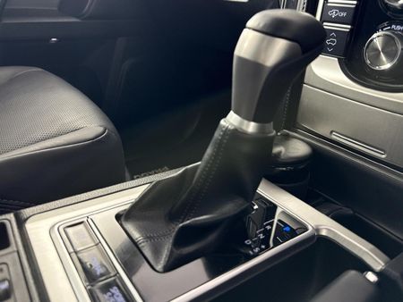 2023-Toyota-Land-Cruiser-Prado-28-GD-VX-Auto_11