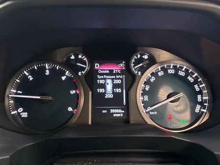 2023-Toyota-Land-Cruiser-Prado-28-GD-VX-Auto_7