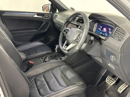 2021-Volkswagen-Tiguan-20-TSI-R-Line-4Motion-DSG-Auto-162kW_10