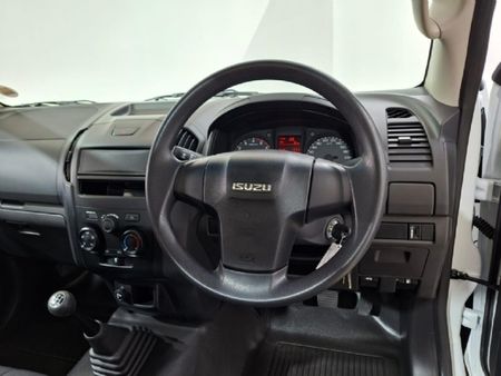 2026-Isuzu-D-Max-250C-Fleetside-Single-Cab_9