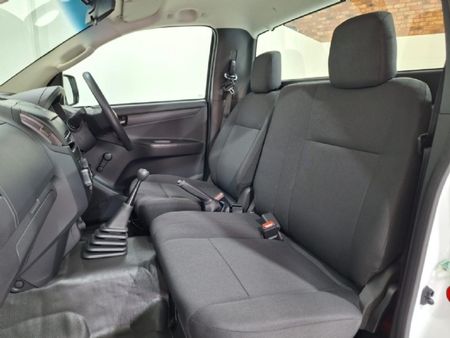 2026-Isuzu-D-Max-250C-Fleetside-Single-Cab_8