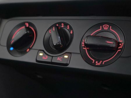 2023-Volkswagen-Polo-Vivo-14-Trendline-5-dr_17