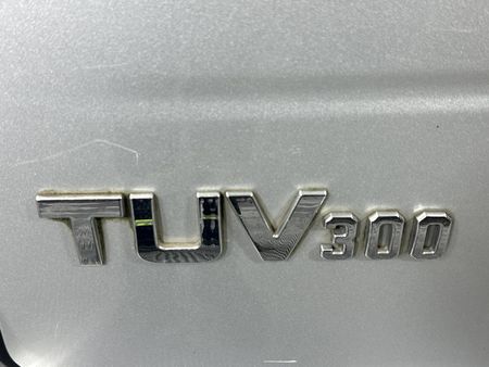 2018-Mahindra-TUV-300-15-TD-7-seat_12