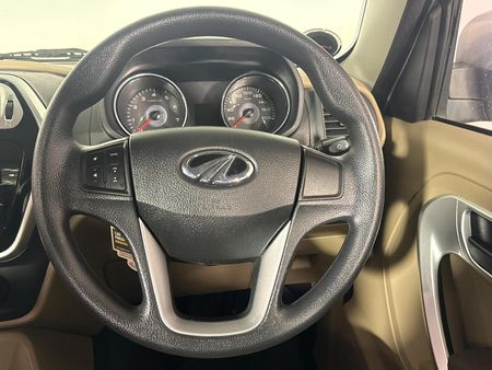 2018-Mahindra-TUV-300-15-TD-7-seat_13