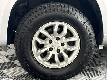 2018-Mahindra-TUV-300-15-TD-7-seat_15