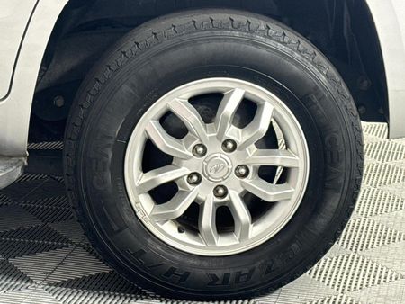 2018-Mahindra-TUV-300-15-TD-7-seat_17