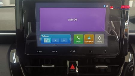 2026-Toyota-Corolla-Cross-18-XI_11