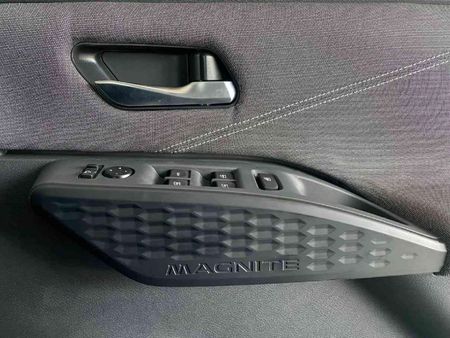 2025-Nissan-Magnite-10-Visia-AMT_12