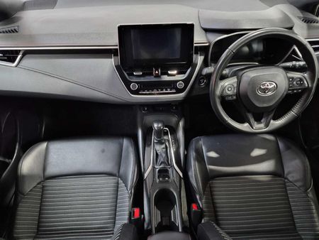 2025-Toyota-Corolla-18-XS-Hybrid-Auto_12
