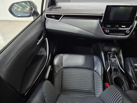 2025-Toyota-Corolla-18-XS-Hybrid-Auto_14