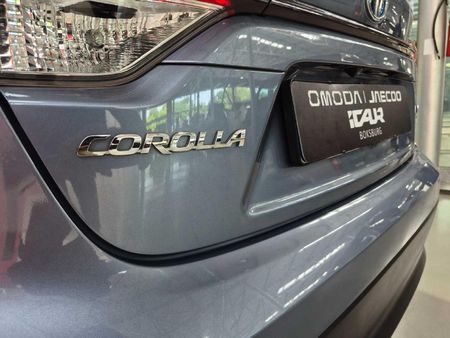 2025-Toyota-Corolla-18-XS-Hybrid-Auto_15