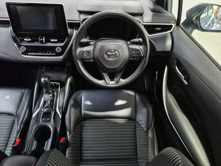 2025-Toyota-Corolla-18-XS-Hybrid-Auto_16