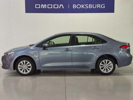 2025-Toyota-Corolla-18-XS-Hybrid-Auto_5