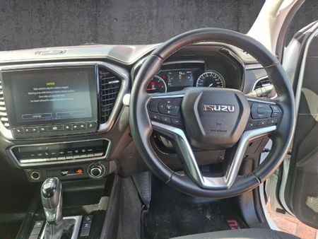 2025-Isuzu-D-Max-30-DDI-LSE-4x4-Auto-Extended-Cab_13