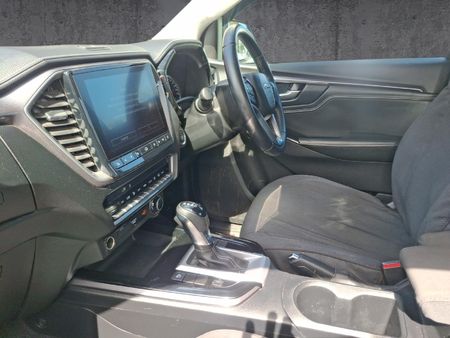 2025-Isuzu-D-Max-30-DDI-LSE-4x4-Auto-Extended-Cab_18