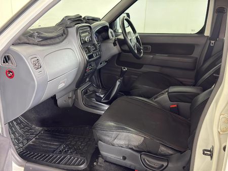 2020-Nissan-NP300-25-TDi-Hi-Rider-Double-Cab_9