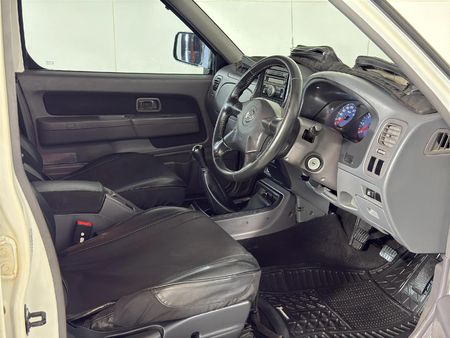2020-Nissan-NP300-25-TDi-Hi-Rider-Double-Cab_10