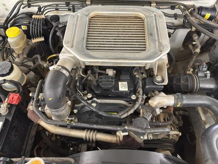 2020-Nissan-NP300-25-TDi-Hi-Rider-Double-Cab_14