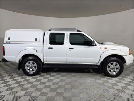 2020-Nissan-NP300-25-TDi-Hi-Rider-Double-Cab_3