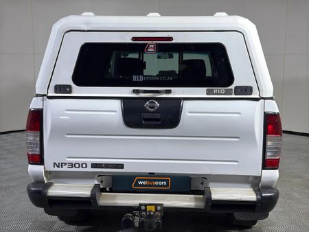 2020-Nissan-NP300-25-TDi-Hi-Rider-Double-Cab_4