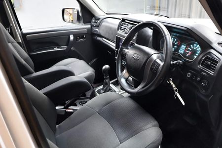 2025-Mahindra-Pik-Up-22-mHawk-S11-4x4-Auto-Double-Cab_10