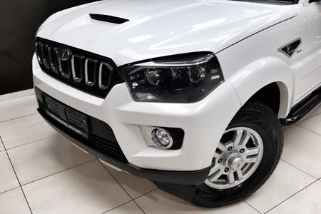2025-Mahindra-Pik-Up-22-mHawk-S11-4x4-Auto-Double-Cab_27