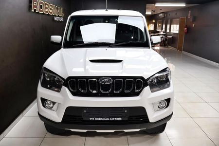 2025-Mahindra-Pik-Up-22-mHawk-S11-4x4-Auto-Double-Cab_2