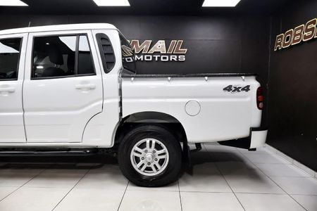 2025-Mahindra-Pik-Up-22-mHawk-S11-4x4-Auto-Double-Cab_4