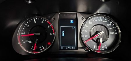 2025-Toyota-Hilux-28GD-6-GR-Sport-Double-Cab-4x4_11