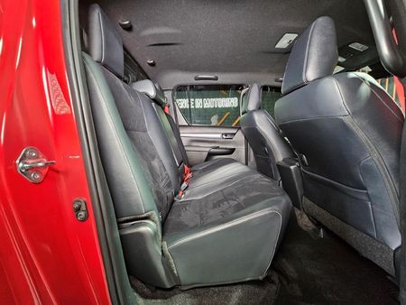 2025-Toyota-Hilux-28GD-6-GR-Sport-Double-Cab-4x4_21