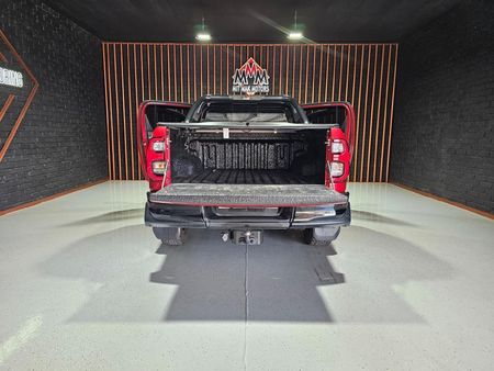2025-Toyota-Hilux-28GD-6-GR-Sport-Double-Cab-4x4_24