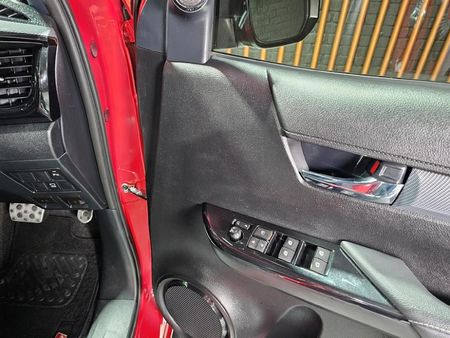 2025-Toyota-Hilux-28GD-6-GR-Sport-Double-Cab-4x4_7