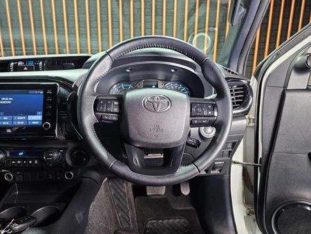 2023-Toyota-Hilux-28-GD-6-Raised-Body-Legend-4x4-Auto-Double-Cab_9