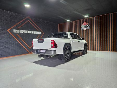 2023-Toyota-Hilux-28-GD-6-Raised-Body-Legend-4x4-Auto-Double-Cab_26