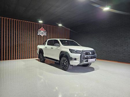 2023-Toyota-Hilux-28-GD-6-Raised-Body-Legend-4x4-Auto-Double-Cab_2