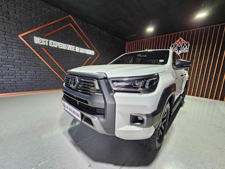 2023-Toyota-Hilux-28-GD-6-Raised-Body-Legend-4x4-Auto-Double-Cab_3