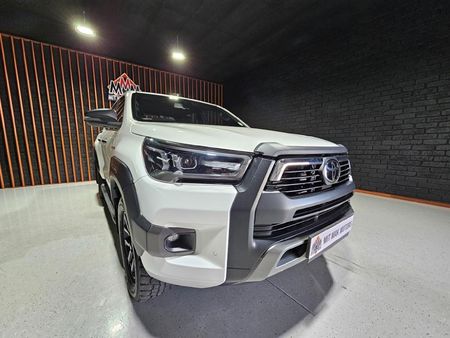 2023-Toyota-Hilux-28-GD-6-Raised-Body-Legend-4x4-Auto-Double-Cab_5