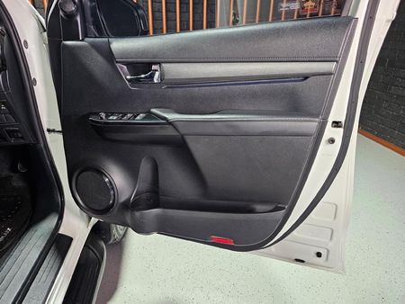 2023-Toyota-Hilux-28-GD-6-Raised-Body-Legend-4x4-Auto-Double-Cab_6