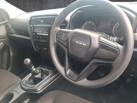 2026-Isuzu-D-Max-19-DDI-HR-L-Single-Cab_12