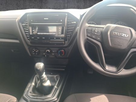 2026-Isuzu-D-Max-19-DDI-HR-L-Single-Cab_16