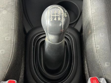 2008-Toyota-Yaris-T1-5-dr_11