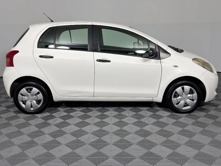 2008-Toyota-Yaris-T1-5-dr_3