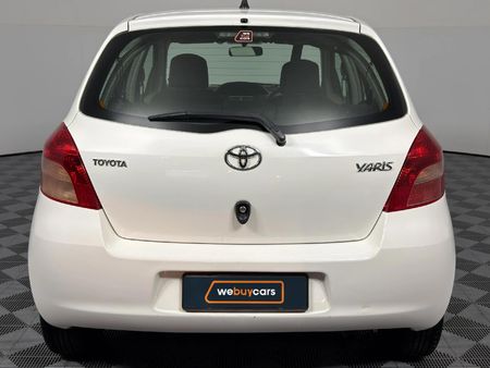 2008-Toyota-Yaris-T1-5-dr_4