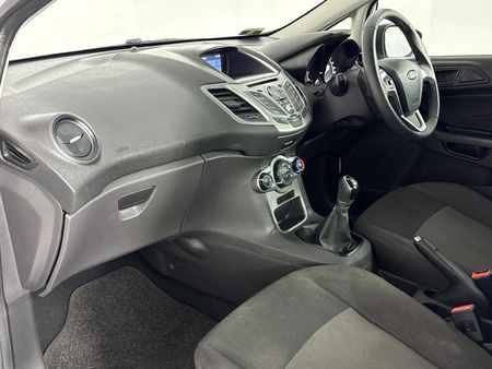 2018-Ford-Fiesta-10-EcoBoost-Ambiente-5-dr_9