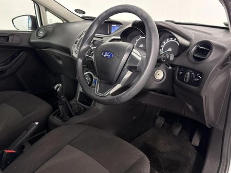 2018-Ford-Fiesta-10-EcoBoost-Ambiente-5-dr_10